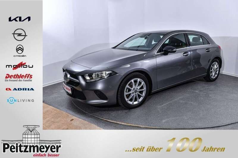 Mountaingrau metalliclack Gebraucht 2018 Mercedes A180 Progressive Limousine | 22.490 € (Teuer) - Bild 1/4