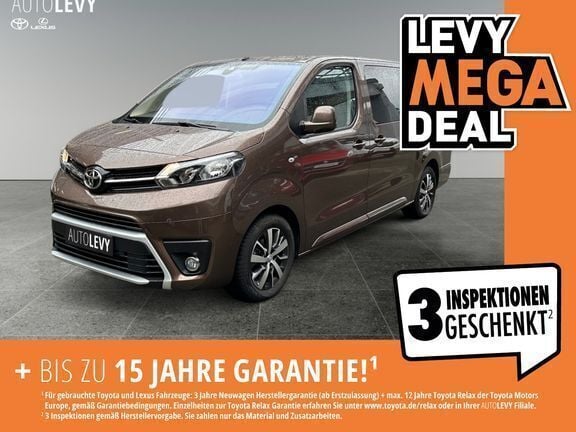 Barriquebraun metallic Gebraucht 2023 Toyota Proace Verso Comfort Kombi | 34.890 € (Guter Preis) - Bild 1/4