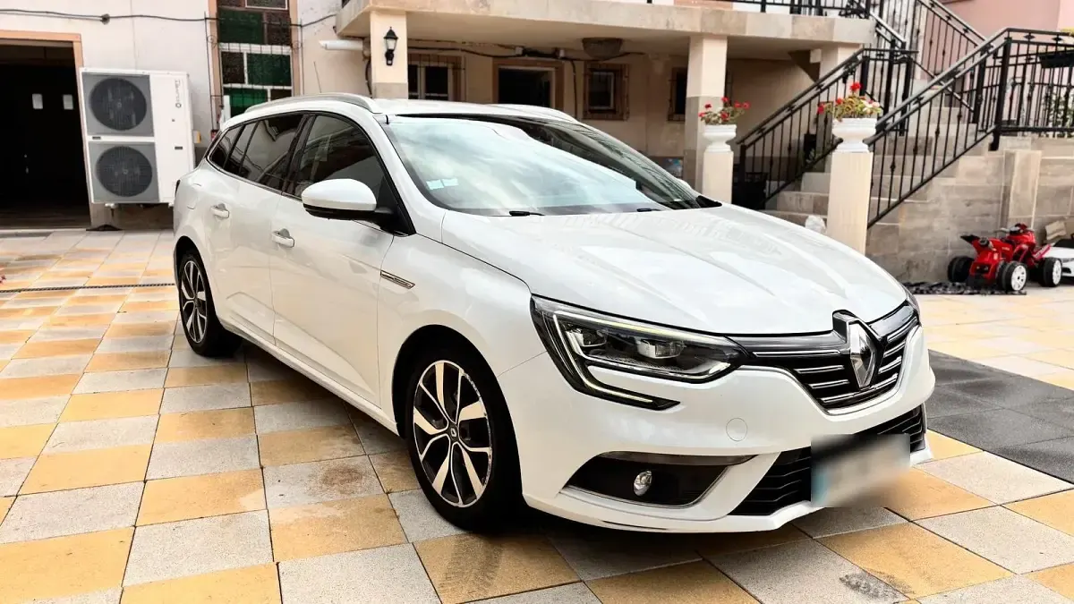 Gebraucht Renault Mégane IV 110 PS (80 kW) 2017 Weiß Kombi