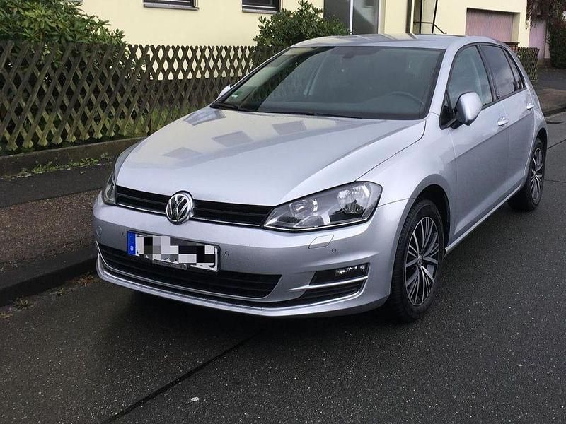 Grau Gebraucht 2016 VW Golf VII Allstar Limousine | 10.500 € (Fairer Preis) - Bild 1/1