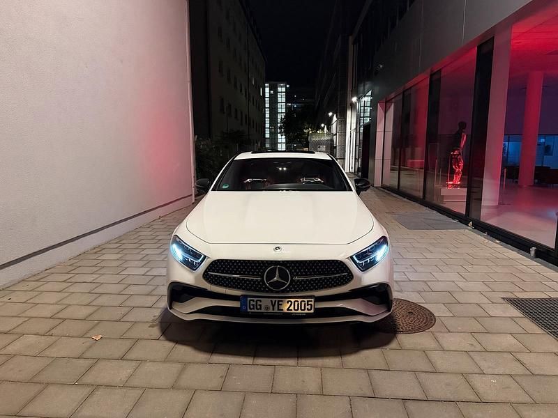 Weiß Gebraucht 2023 Mercedes CLS400 Coupé | 66.900 € (Teuer) - Bild 1/4
