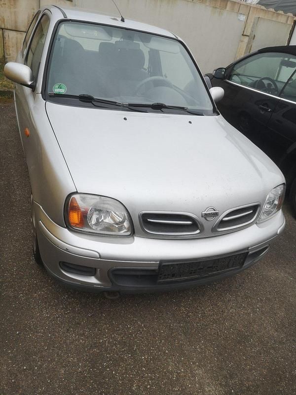 Silber Gebraucht 2001 Nissan Micra Kleinwagen | 350 € (Guter Preis) - Bild 1/4