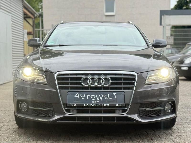 Gebraucht Audi A4 Attraction 160 PS (117 kW) 2011 Grau Kombi