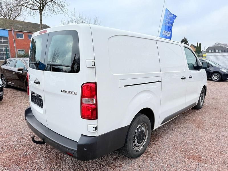 Gebraucht Toyota Proace 122 PS (89 kW) 2017 Weiß Van / Kleinbus