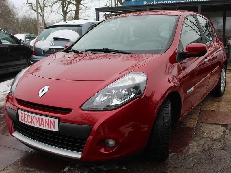 Gebraucht Renault Clio II Dynamique 79 PS (58 kW) 2010 Rot dyna Kleinwagen