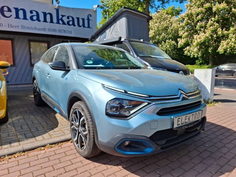 Blau Gebraucht 2021 Citroën e-C4 Feel Limousine | 15.989 € (Superpreis) - Bild 1/4