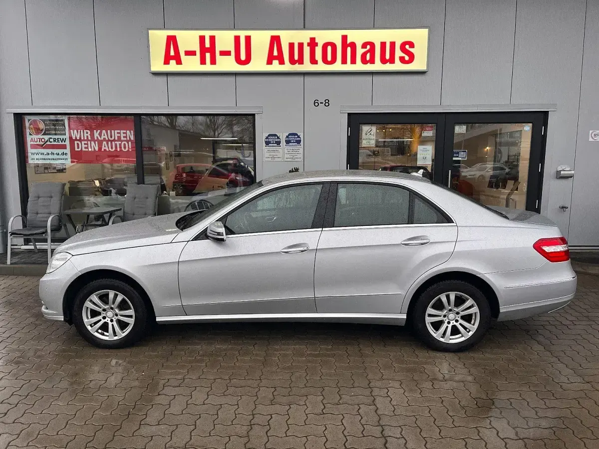 Second-hand Mercedes E220 Elegance 170 CP (125 kW) 2012 Argintiu Berlinǎ