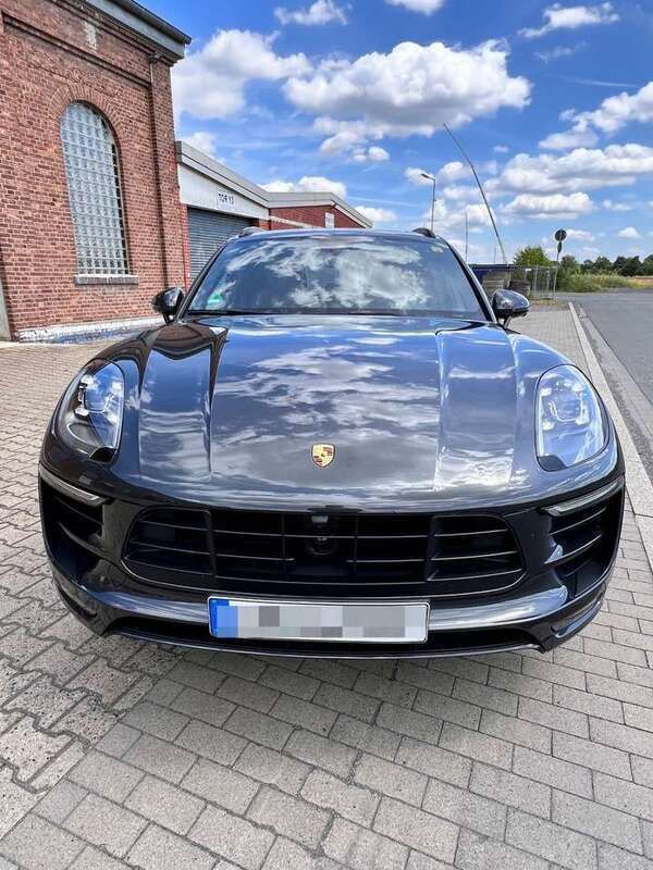 Grau Gebraucht 2018 Porsche Macan Sport SUV | 56.000 € (Fairer Preis) - Bild 1/4