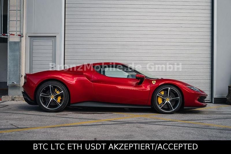 Gebraucht Ferrari 296 829 PS (609 kW) 2023 Rot