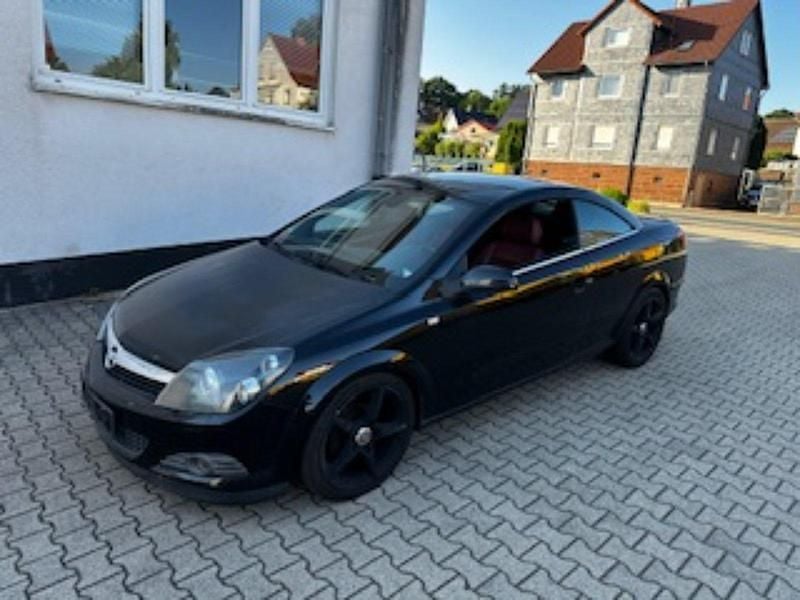 Gebraucht Opel Astra Cabriolet 140 PS (102 kW) 2009 Schwarz Cabrio