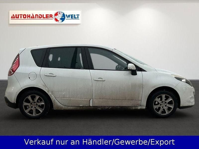 Gebraucht Renault Scénic III Dynamique 110 PS (80 kW) 2011 Weiß Van / Kleinbus
