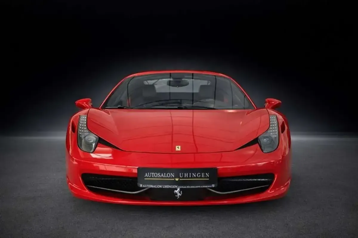 Second-hand Ferrari 458 570 CP (419 kW) 2012 Roșu Cabrio