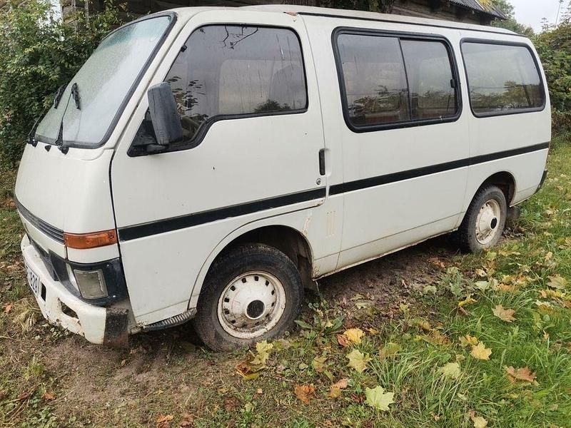 Weiß Gebraucht 1990 Isuzu Midi Van / Kleinbus | 3.500 € - Bild 1/4