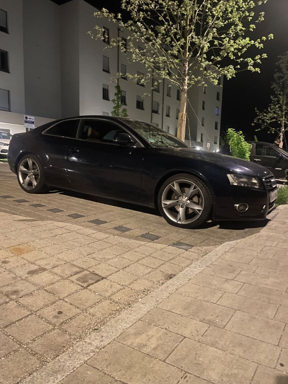 Blau Gebraucht 2010 Audi A5 Sport Coupé | 10.650 € (Fairer Preis) - Bild 1/4