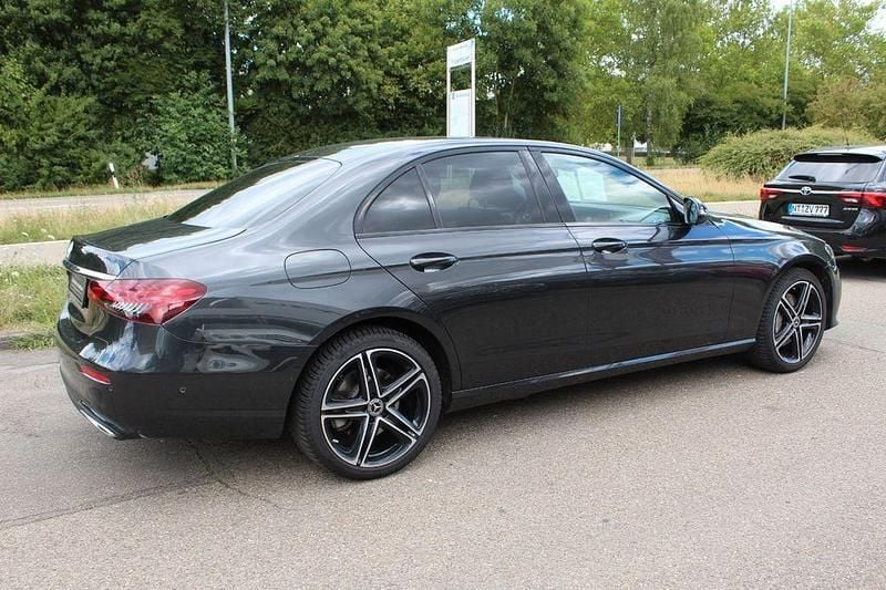 Graphitgrau Gebraucht 2021 Mercedes E300 Avantgarde Limousine | 29.900 € (Superpreis) - Bild 1/4