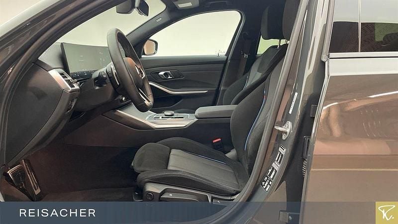 Gebraucht BMW 330 Comfort Edition 286 PS (210 kW) 2025 Bmw individual dravitgrau metal Kombi