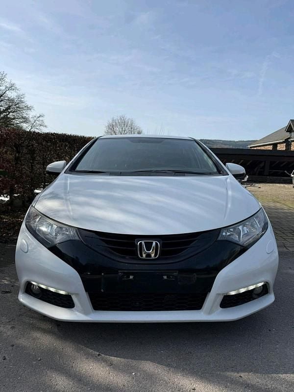 Gebraucht Honda Civic 120 PS (88 kW) 2015 Weiß Limousine