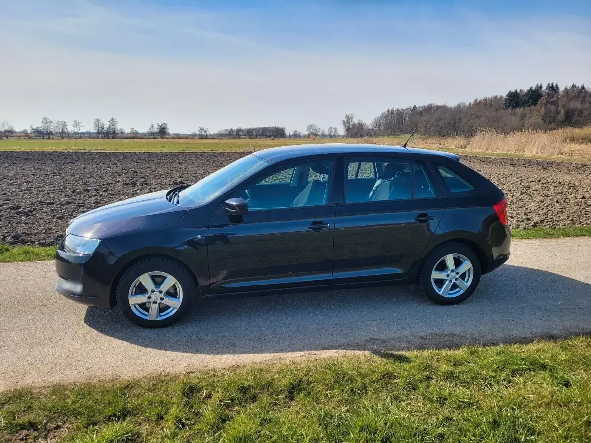 Second-hand Skoda Rapid 90 CP (66 kW) 2014 Negru Hatchback