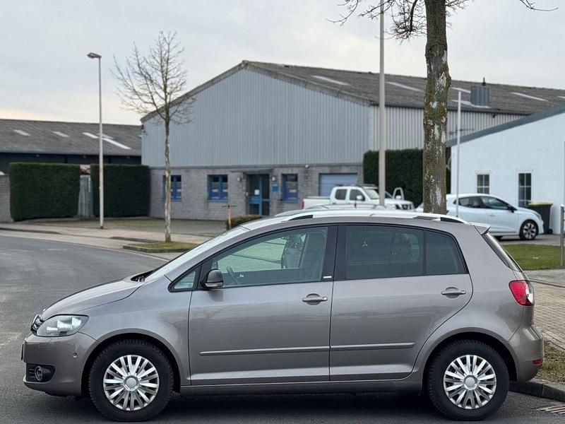 Gebraucht VW Golf Plus Cross Style 105 PS (77 kW) 2011 Braun Van / Kleinbus