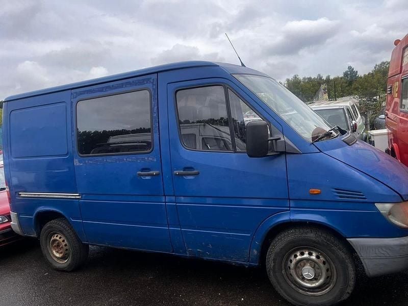 Blau Gebraucht 2004 Mercedes Sprinter Van | 2.799 € - Bild 1/4