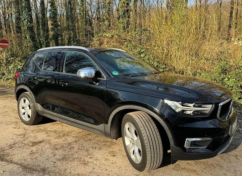 Schwarz Gebraucht 2019 Volvo XC40 Momentum SUV | 25.000 € (Guter Preis) - Bild 1/4