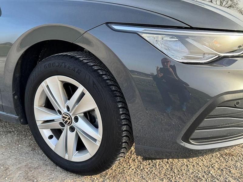 Gebraucht VW Golf VIII Life 116 PS (85 kW) 2022 Grau Kombi