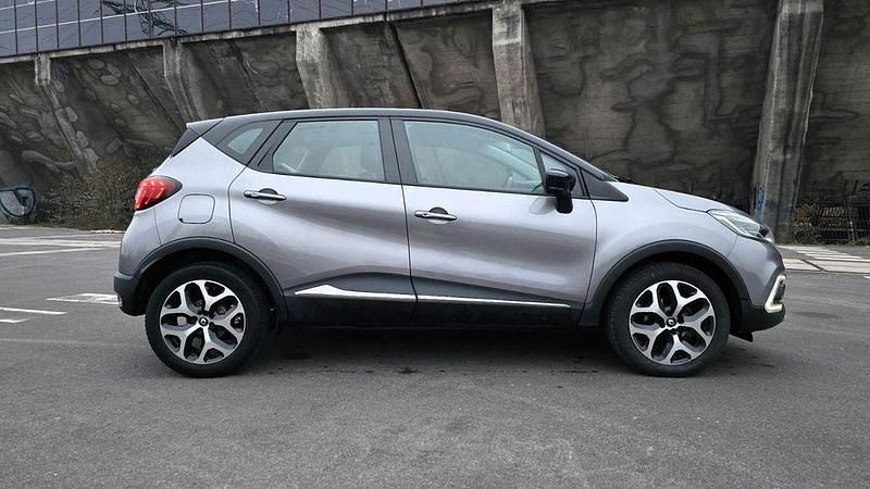 Gebraucht Renault Captur Intens 90 PS (66 kW) 2017 Grau SUV