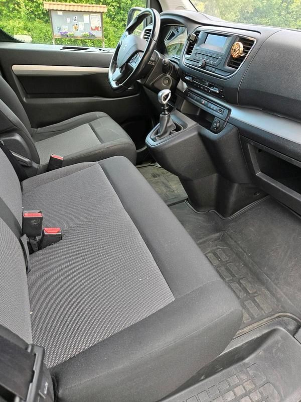 Gebraucht Peugeot Traveller Active 150 PS (110 kW) 2019 Silber Van / Kleinbus