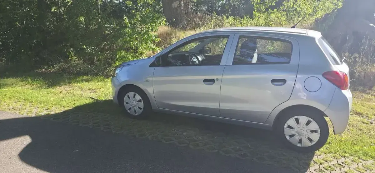 Gebraucht Mitsubishi Space Star 71 PS (52 kW) 2016 Silber Kleinwagen