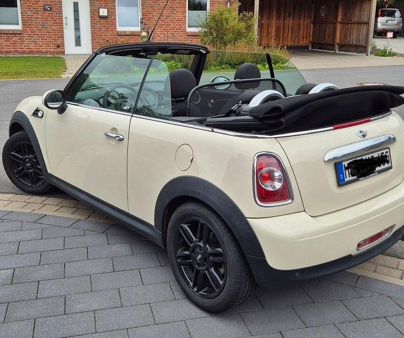 Weiß Gebraucht 2015 Mini One Cabriolet Cabrio | 11.950 € (Fairer Preis) - Bild 1/4