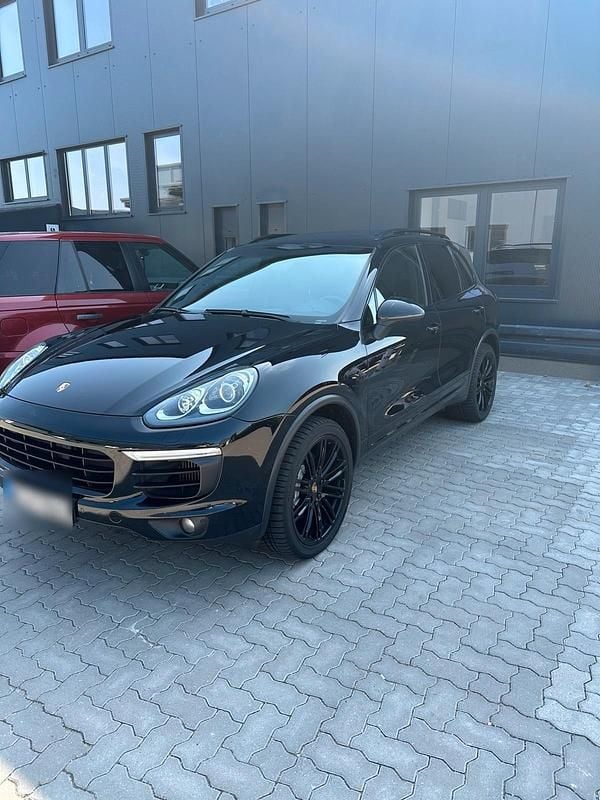 Schwarz Gebraucht 2014 Porsche Cayenne SUV | 24.000 € (Etwas zu teuer) - Bild 1/4