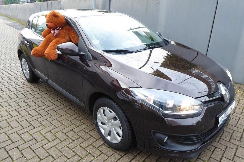 Gebraucht Renault Mégane Authentique 110 PS (80 kW) 2015 Braun Limousine