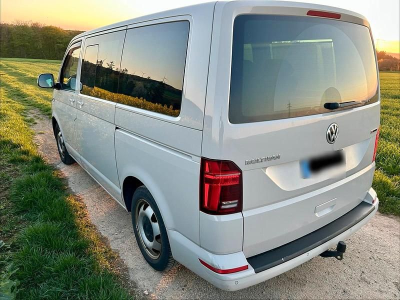 Second-hand VW Multivan Comfortline 199 CP (146 kW) 2020 Bej Monovolum