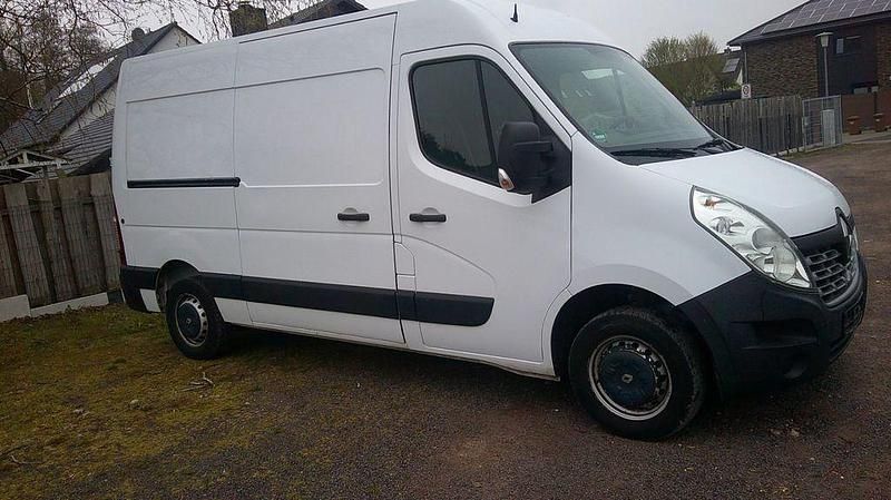 Second-hand Renault Master 110 CP (80 kW) 2019 Alb Pickup