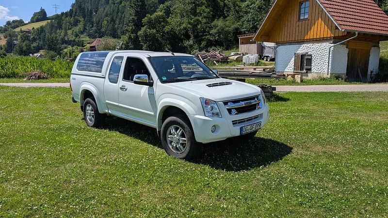 Weiß Gebraucht 2011 Isuzu D-Max Abholung | 14.000 € (Etwas zu teuer) - Bild 1/4