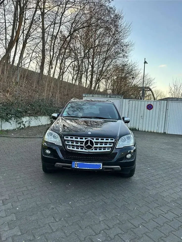 Gebraucht Mercedes ML300 190 PS (139 kW) 2009 SUV