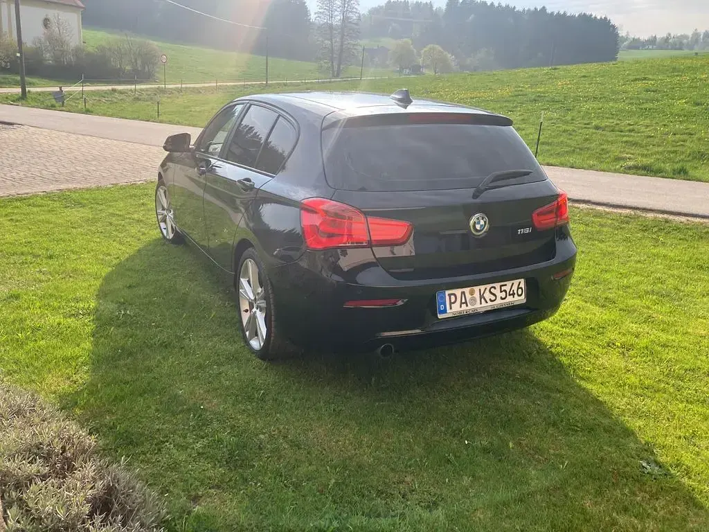 Używany BMW 118 Advantage 136 KM (100 kW) 2017 Czarny Hatchback
