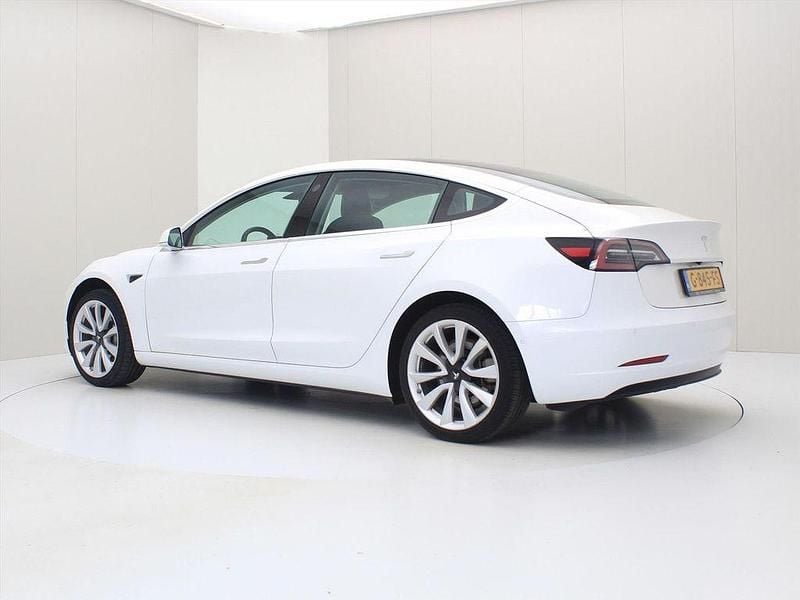Second-hand Tesla Model 3 Standard Range 225 kW (306 CP) 2019 Alb Berlinǎ