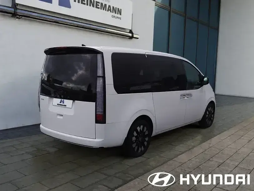 Gebraucht Hyundai Staria Signature 224 PS (164 kW) 2026 Creamy white Van / Kleinbus