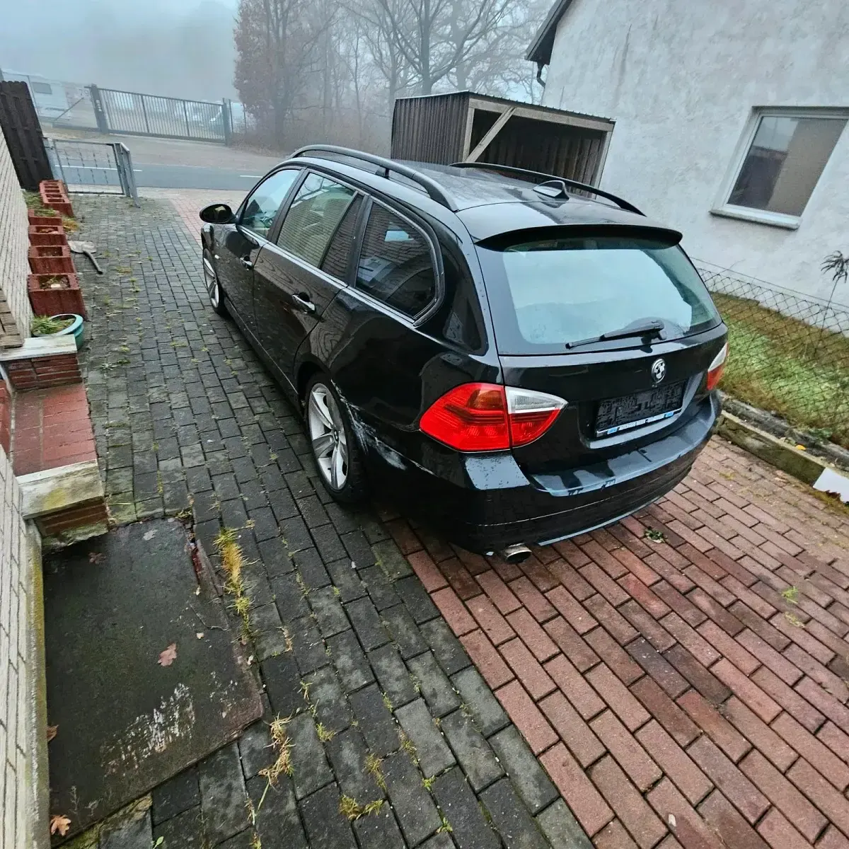 Gebraucht BMW 320 163 PS (119 kW) 2007 Schwarz Kombi