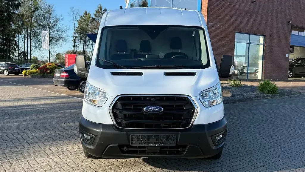 Gebraucht Ford Transit Trend 131 PS (96 kW) 2022 Weiß Van / Kleinbus