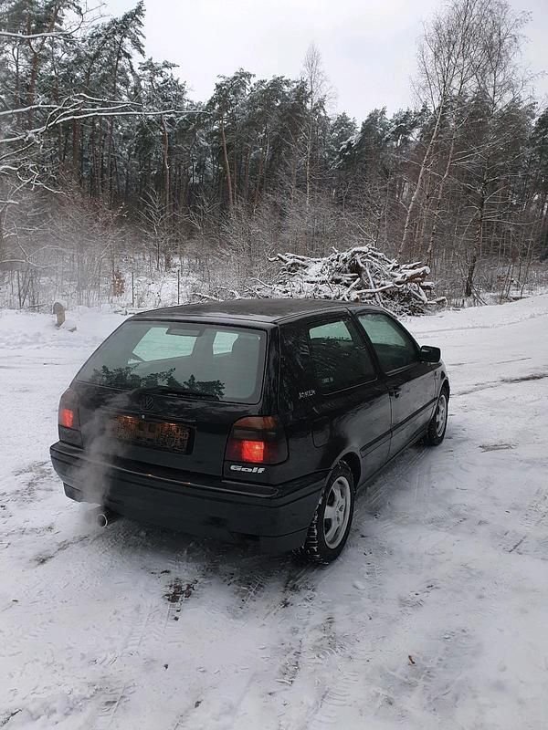 Gebraucht VW Golf III 60 PS (44 kW) 1997 Schwarz Kleinwagen