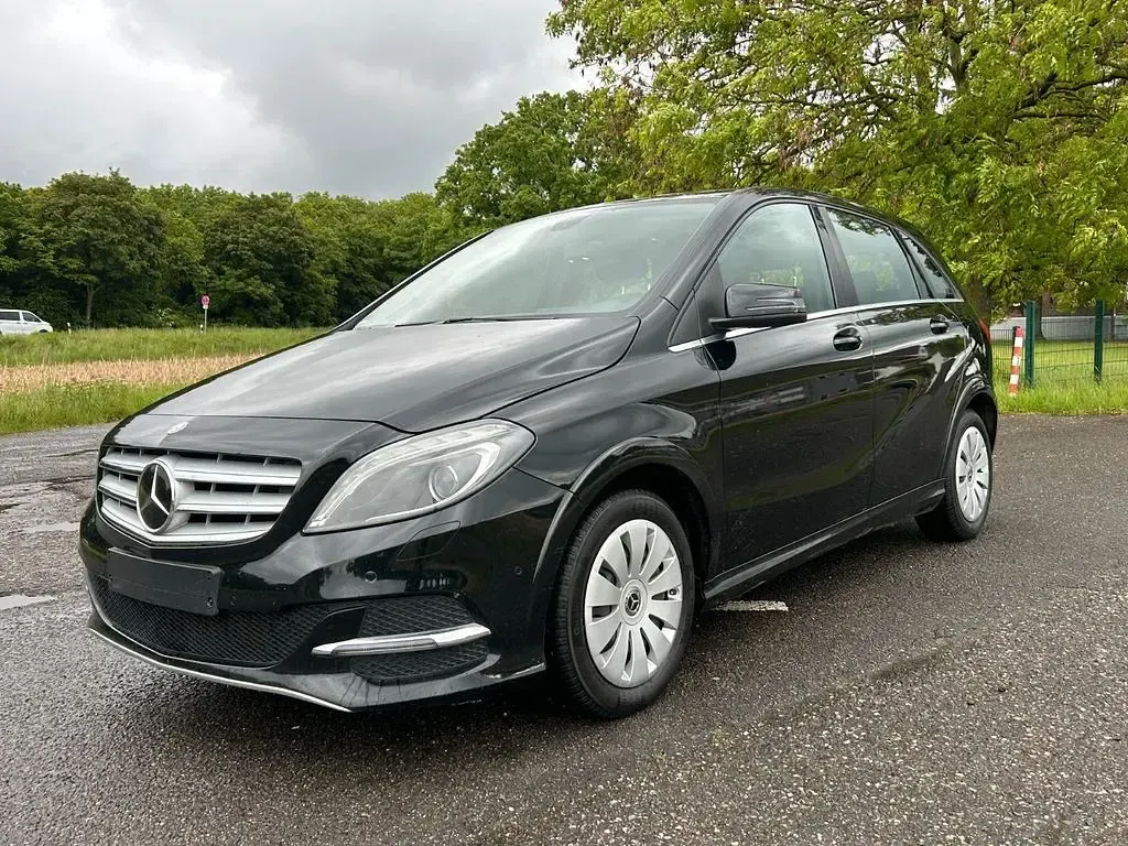 Gebraucht Mercedes B200 156 PS (114 kW) 2014 Van / Kleinbus