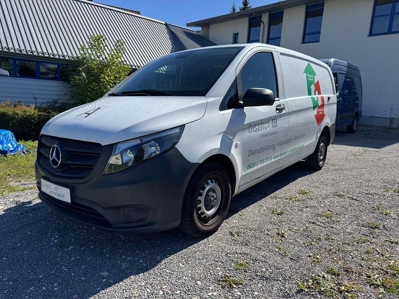 Weiß Gebraucht 2017 Mercedes Vito Van / Kleinbus | 9.400 € (Superpreis) - Bild 1/4
