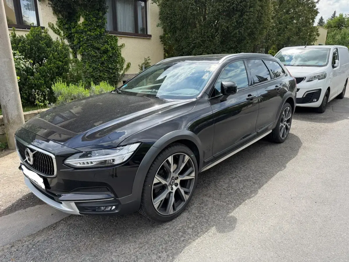 Gebraucht Volvo V90 CC 235 PS (172 kW) 2019 Schwarz Kombi