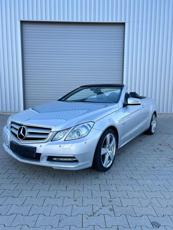 Silber Gebraucht 2012 Mercedes E250 Cabrio | 9.990 € (Guter Preis) - Bild 1/4