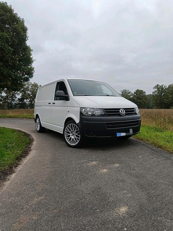 Weiß Gebraucht 2012 VW Transporter Van | 10.999 € - Bild 1/4