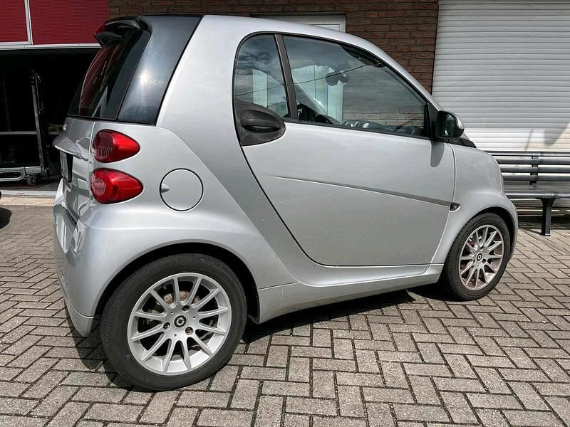 Silber Gebraucht 2010 Smart ForTwo Coupé Kleinwagen | 3.198 € (Guter Preis) - Bild 1/4