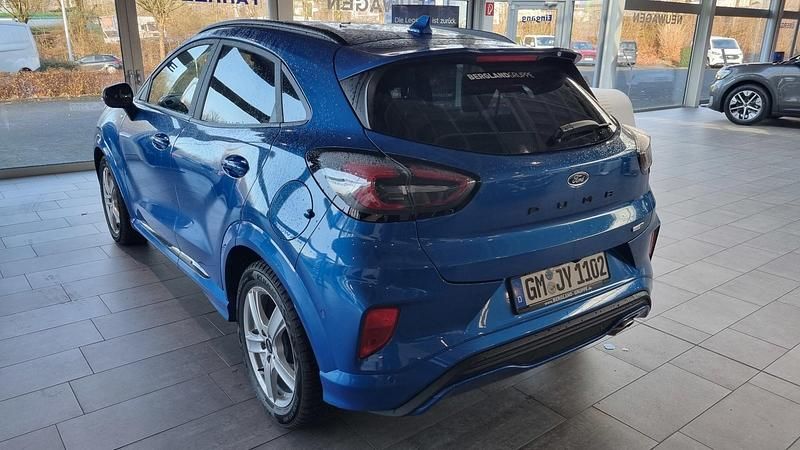Gebraucht Ford Puma ST-Line X 155 PS (114 kW) 2024 Lackierung metallic "dynamicblau" blau Coupé