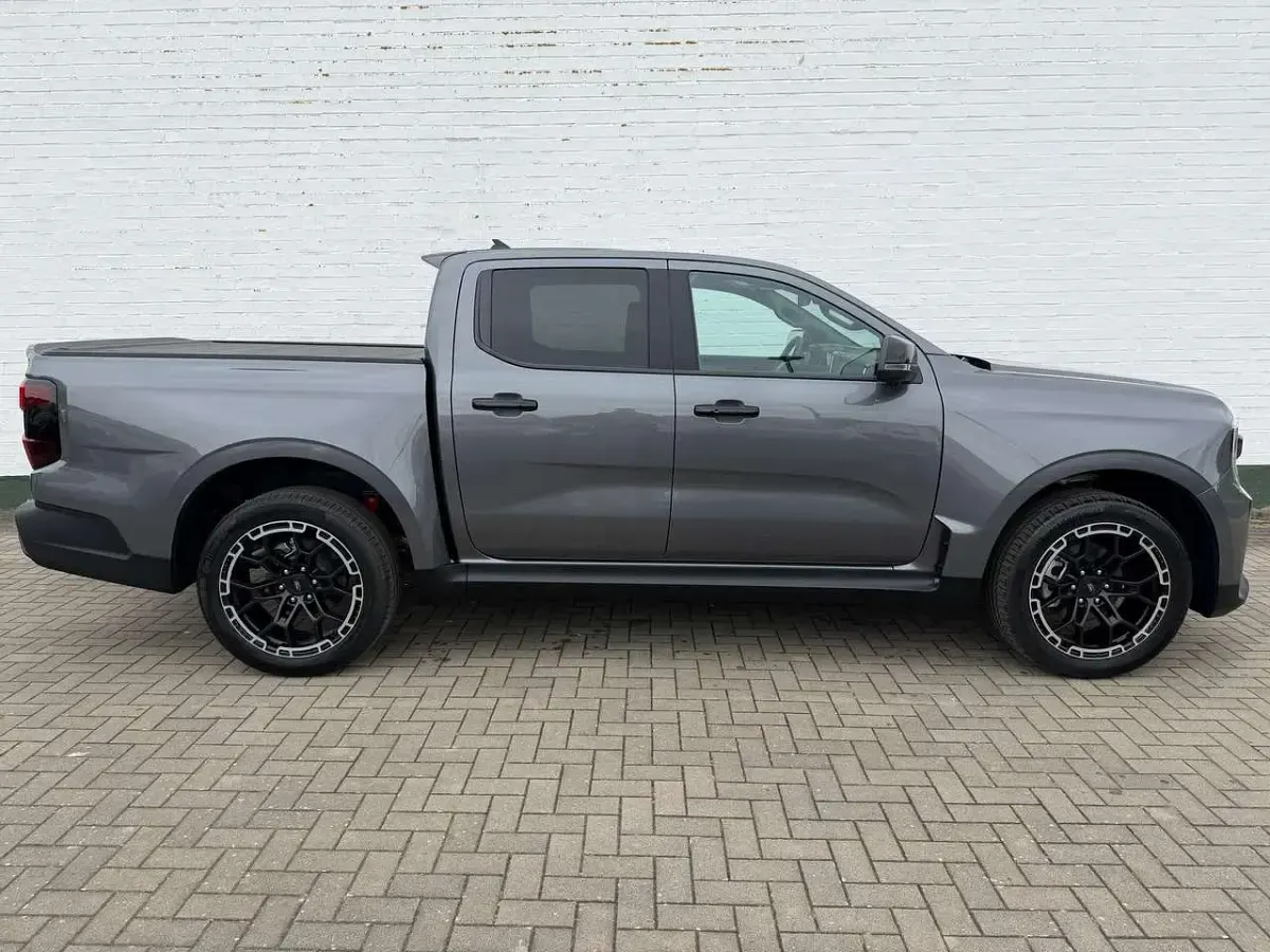 Neu Ford Ranger 281 PS (206 kW) 2026 Grau Pickup